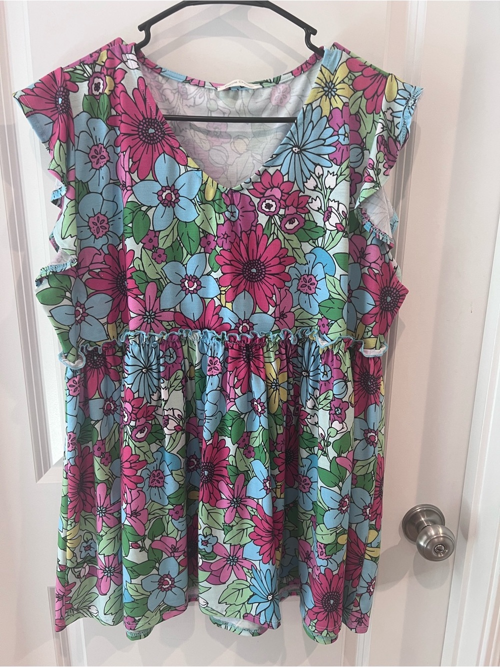 Carole Christian Floral V-Neck Top in Pink, Blue & Green Size 1XLarge